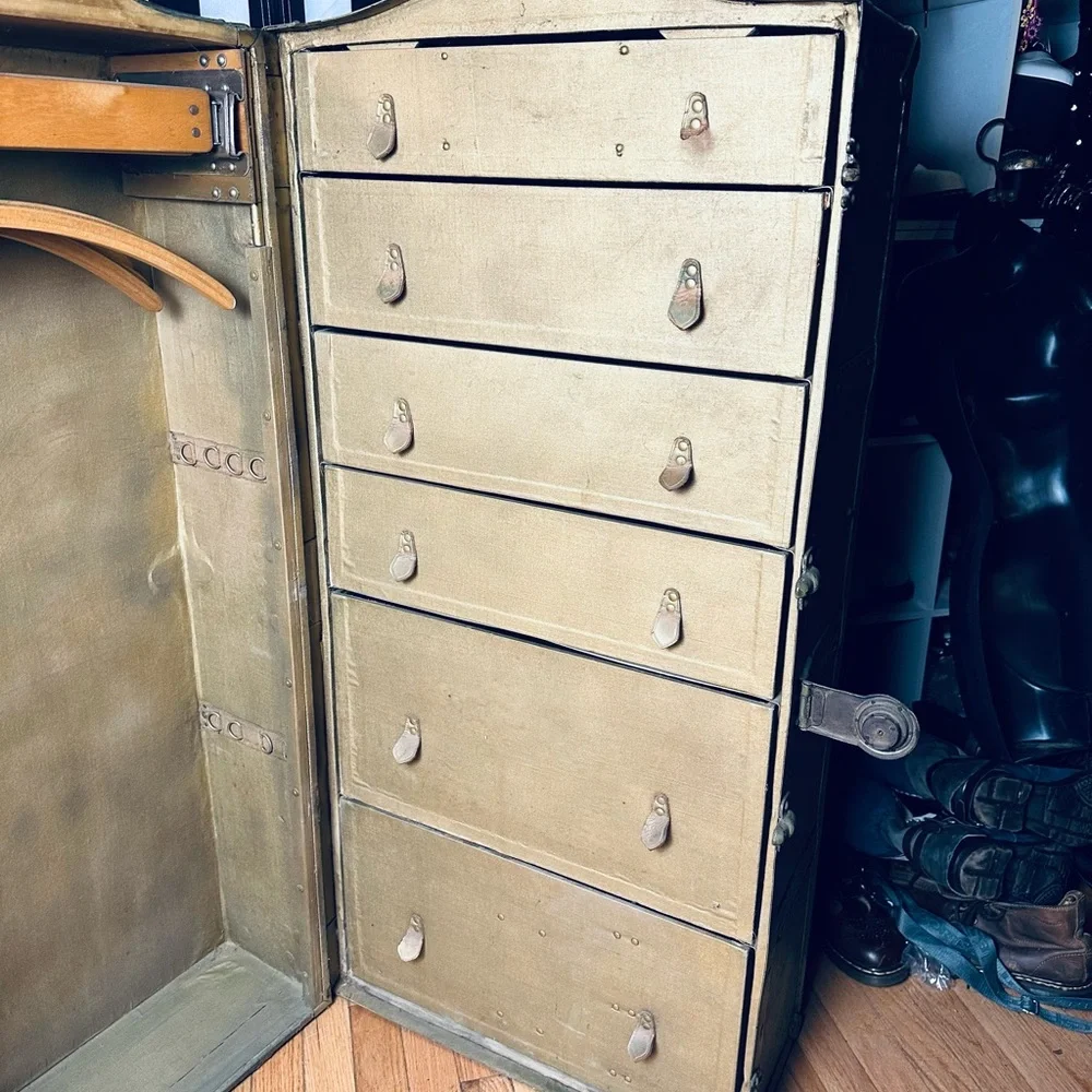 Antique Early 1900s Innovation Trunk Co. Green Wardrobe Steamer Trunk Suitcase - Picture 7 of 10